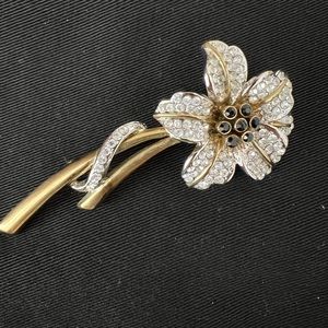 Vintage rhinestone brooch